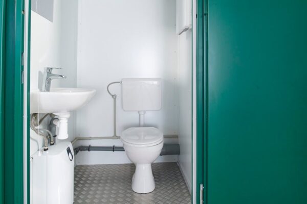 1-130.jpg 1+1 Double Mains Toilet 8Ft x 5Ft (Green)